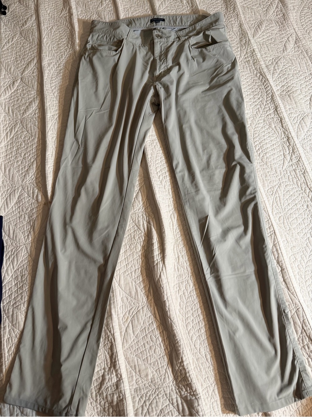 Peter Millar Men's Chinos in Light Gray